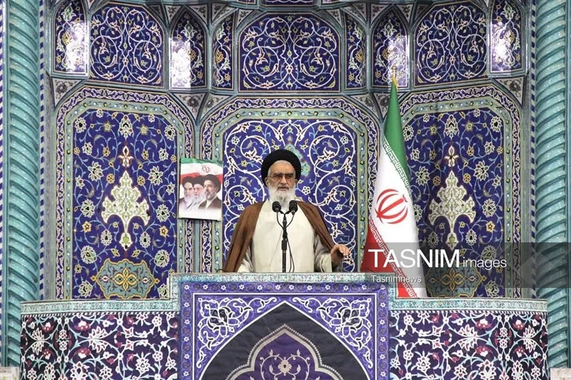 امام جمعه قم: مسئولان راوی قدرت کشور باشند نه ضعف!