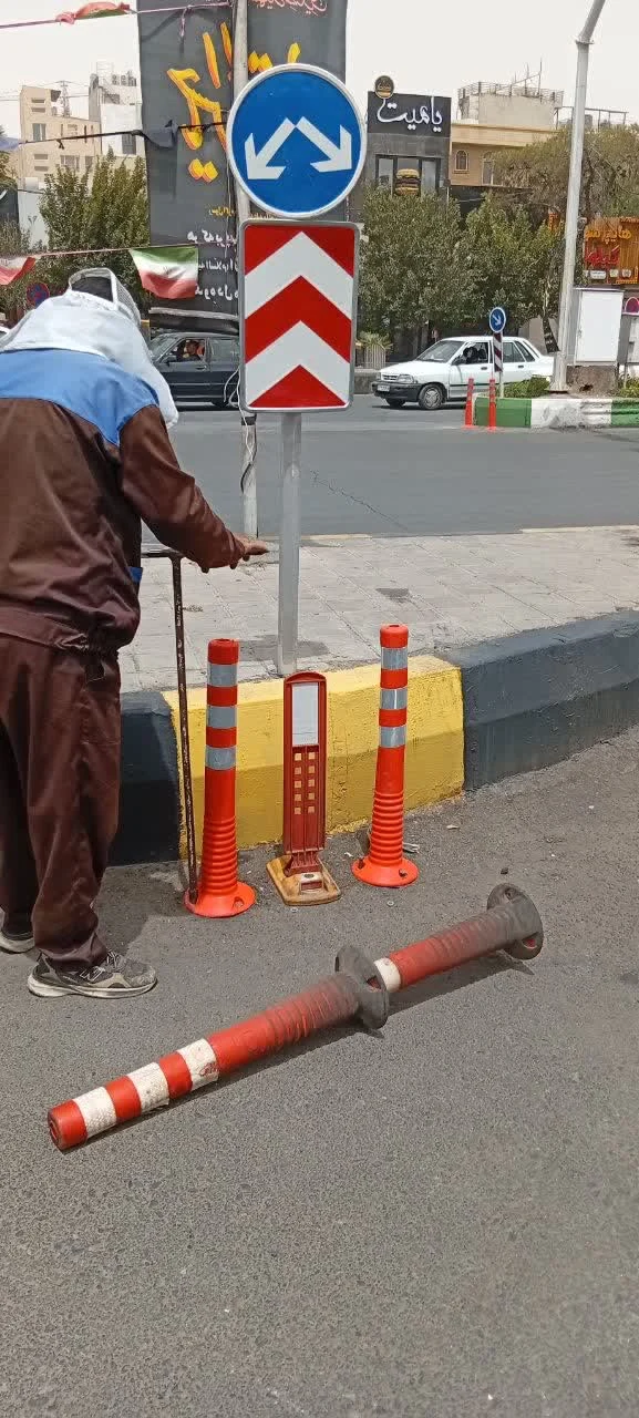 تابلوهای ترافیکی منطقه ۴ قم به‌روز می‌شوند؛ ۱۰ معبر در مسیر ایمن‌سازی