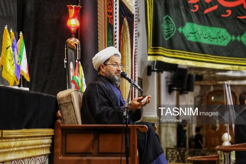 تسلیم نشدن در برابر طاغوت از نشانه‌های تربیت انبیاست