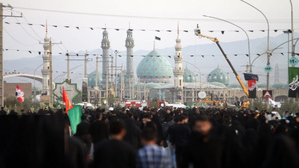 راهپیمایی ۷ کیلومتری دلدادگان اربعین حسینی در بلوار معنوی پیامبر اعظم (ص) با تمهیدات ویژه مدیریت شهری