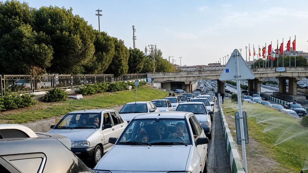 مدیریت تردد در پارکینگ‌های هسته مرکزی قم با هدف تسهیل عبور و مرور