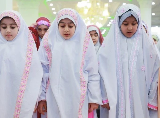 چگونه فرزندان را به نمازخواندن علاقه‌مند کنیم؟