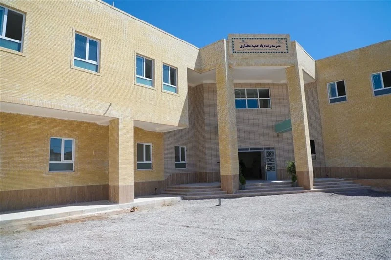 اتصال ۱۷۰ مدرسه قم به شبکه فیبر نوری