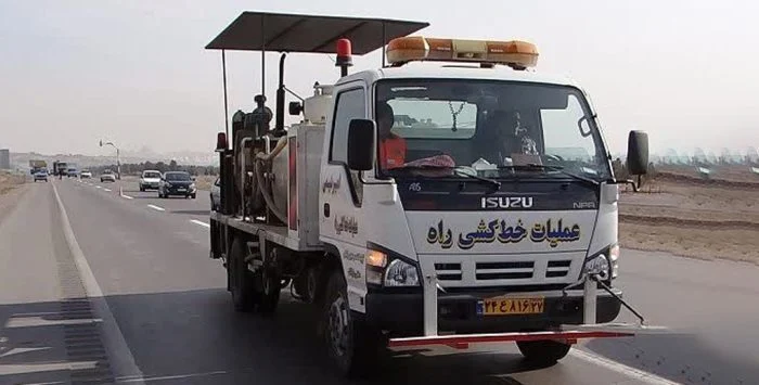 خط‌کشی ۱۰۰ کیلومتر از محورهای روستایی قم اجرا شد