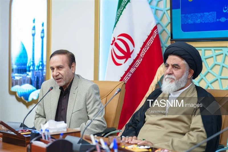 در جنگ فرهنگی نباید میدان را واگذار کنیم
