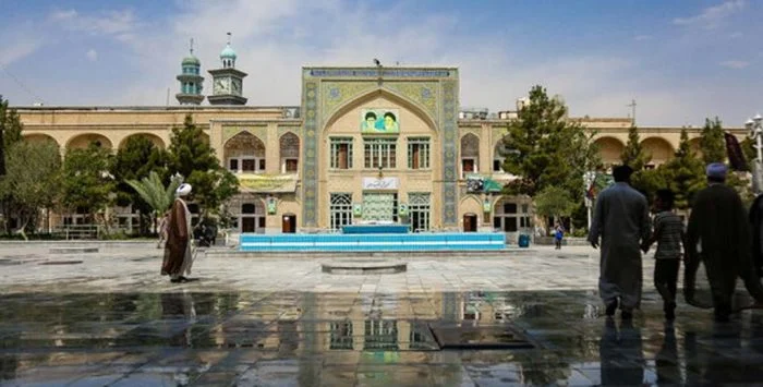 دروس حوزه علمیه قم تعطیل شد