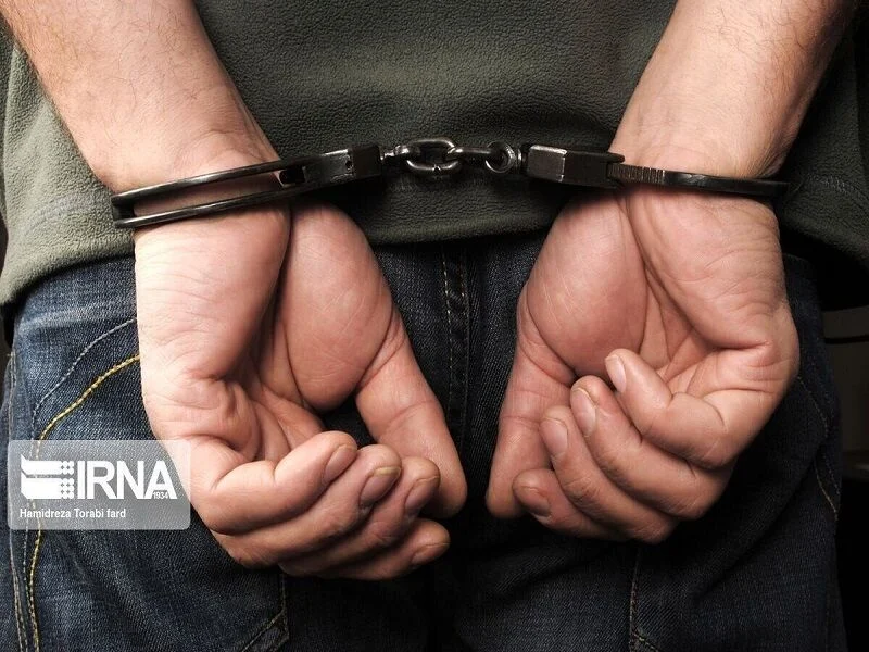 سارق چندین فروشگاه سطح شهر قم دستگیر شد