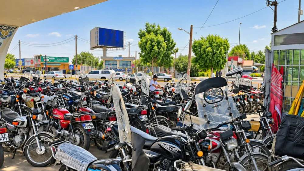 ساماندهی پارک موتورسیکلت‌ها در خیابان ۱۹ دی و ورودی پارکینگ زائر قم