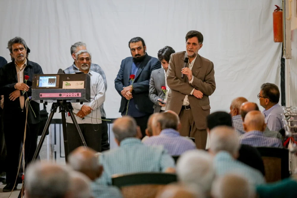 سینماگران با چند فیلم پویانمایی به دیدار سالمندان قم رفتند