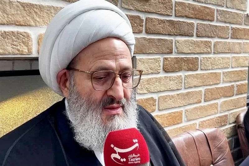 مقام معظم رهبری با هدایت الهی مسیر صحیح را برای جامعه ترسیم می‌کنند