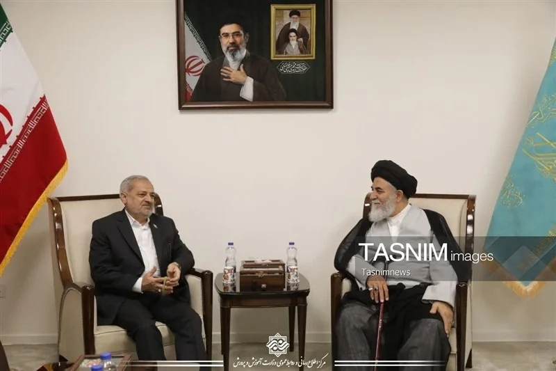 ‌‌روایتی از خلوت رهبر شهید ‌‌در جمکران/ ماجرای ۲ رکعت نماز در ۵۰ دقیقه