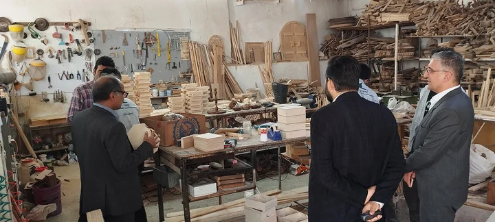 بازدید مدیرکل دفتر حمایت از تولید معاونت صنایع‌دستی از کارگاه‌های صنایع‌دستی قم