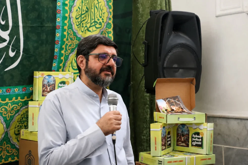 جباری: ۲۲۲۰ بسته مهر تحصیلی برای خانواده‌های نیازمند قمی آماده شده است/ توزیع ۲۵ هزار قلم نوشت‌افزار ایرانی – اسلامی در بین دانش‌آموزان بی بضاعت