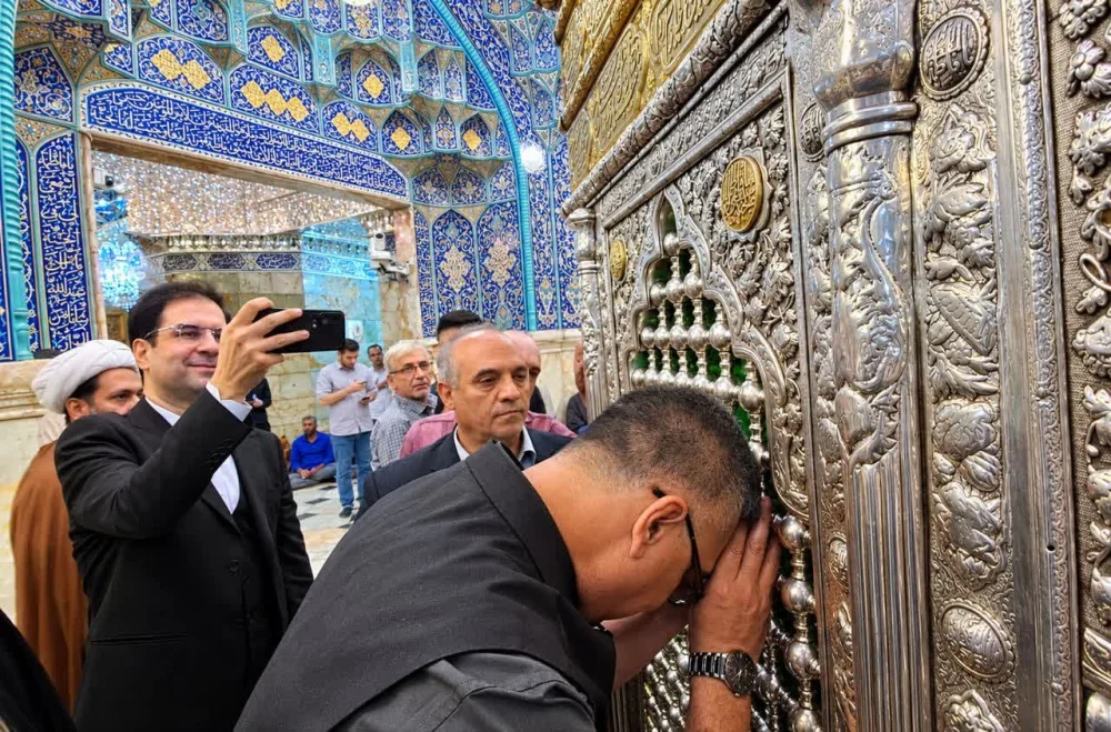 حضور سفیر جدید هندوستان در حرم مطهر حضرت معصومه(س)