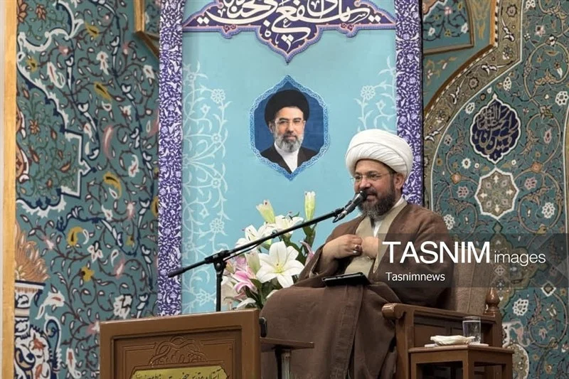 سیره حضرت زهرا(س) را در زندگی فردی و اجتماعی الگو قرار دهیم