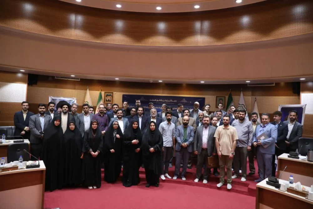 شهردار کلانشهر قم: نخبگان مغزافزار حل مسائل کشور هستند