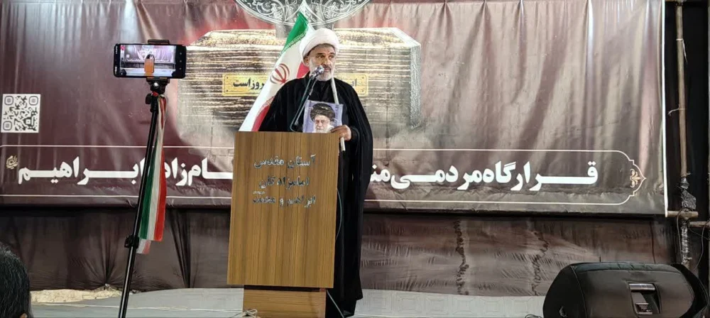 ملت ایران با تکیه بر قرآن و تبعیت از رهبری، در برابر استکبار تسلیم نخواهد شد