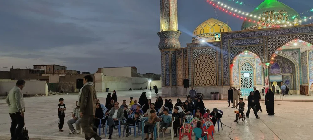 نمایش خیابانی «فراموش‌نشدنی» در آستان مقدس امامزادگان ابراهیم و محمد(ع) اجرا شد
