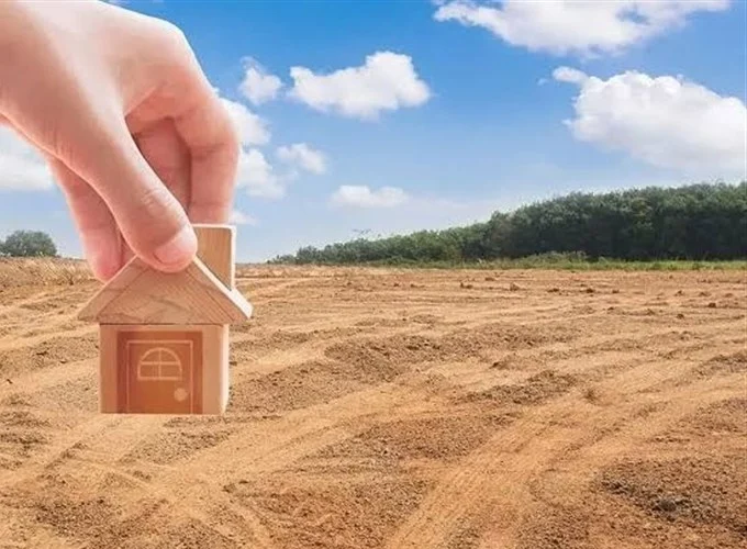 پیشتازی قم در واگذاری زمین به خانواده‌ها در طرح جوانی جمعیت