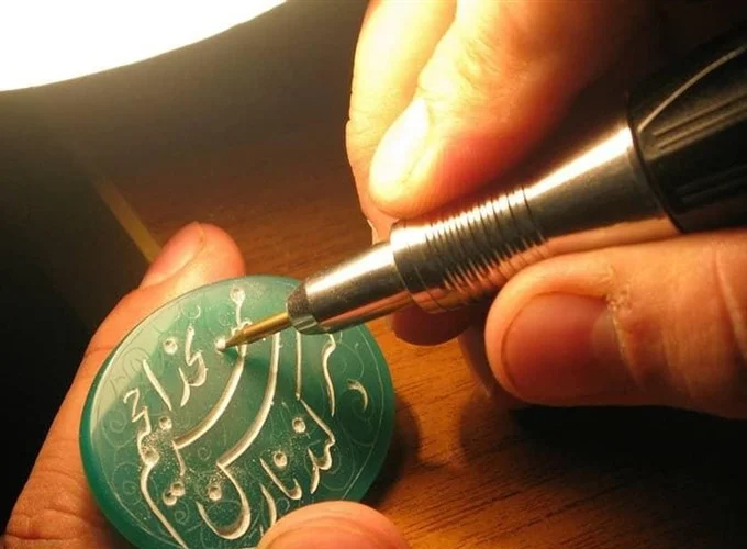 گوهر‌تراشی؛ شغلی با سرمایه اولیه ۲۰ میلیون تومان در قم